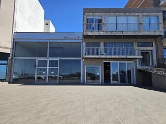 https://www.gallito.com.uy/imperdible-local-2-aptos-en-rbla-chile-2-padrones-924-m2-inmuebles-24536510