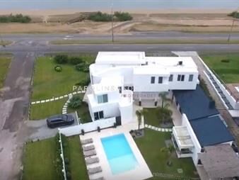 https://web5.gallito.com.uy/hermosa-casa-ubicada-en-la-zona-de-pinares-inmuebles-22352048