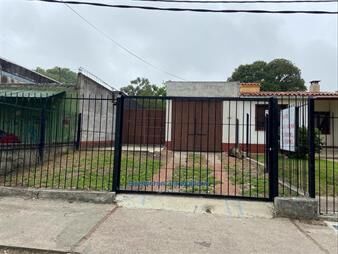 https://www.gallito.com.uy/local-con-entrada-para-coche-y-terreno-inmuebles-18505705