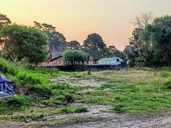 https://web5.gallito.com.uy/terreno-para-construir-su-casa-en-zona-residencial-de-jardi-inmuebles-19843036