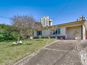 https://web5.gallito.com.uy/impecable-casa-comoda-e-iluminada-en-monaco-inmuebles-24745341