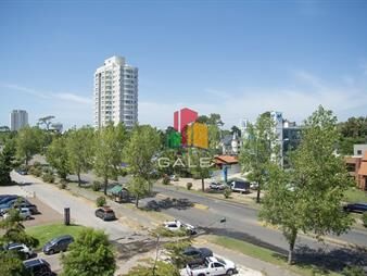 https://web5.gallito.com.uy/departamento-en-venta-de-2-dormitorios-proximo-al-shopping-inmuebles-23531735