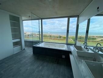 https://www.gallito.com.uy/punta-ballena-apto-3-dor-piscina-uso-exclusivo-con-vista-inmuebles-22909427