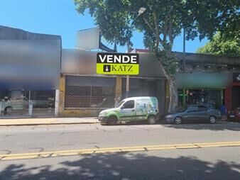 https://www.gallito.com.uy/local-local-gral-flores-y-berthelot-500-m2-10-mts-de-inmuebles-24820604