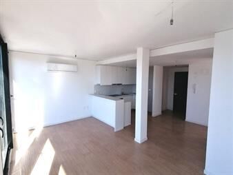 https://web5.gallito.com.uy/venta-con-renta-de-apartamento-4-dormitorios-en-alma-corso-inmuebles-24113484