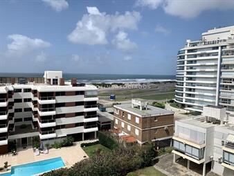 https://web5.gallito.com.uy/venta-en-brava-edificio-sol-y-lunta-punta-del-este-inmuebles-19379818