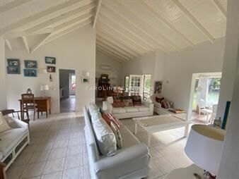 https://www.gallito.com.uy/venta-casa-de-4-dormitorios-barrio-privado-la-arbolada-punt-inmuebles-20731320
