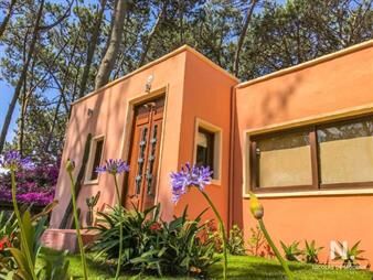 https://www.gallito.com.uy/hermosa-casa-con-gran-diseã±o-inmuebles-24987450