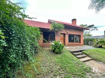 https://web5.gallito.com.uy/hermosa-casa-de-3-dormitorios-por-jardines-de-cordoba-inmuebles-24987529