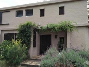 https://web5.gallito.com.uy/casa-de-4-dormitorios-en-la-barra-el-tesoro-con-pileta-inmuebles-24988197