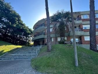https://web5.gallito.com.uy/apartamento-en-venta-de-2-dormitorio-arcobaleno-punta-del-inmuebles-24992291