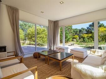 https://web5.gallito.com.uy/moderna-casa-de-cuatro-dormitorios-en-venta-en-josã©-ignaci-inmuebles-25033362