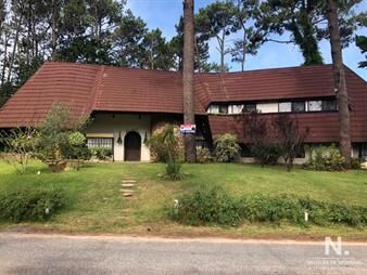 https://www.gallito.com.uy/amplia-casa-en-san-rafael-inmuebles-25033505