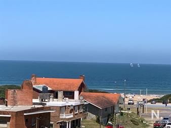 https://web5.gallito.com.uy/en-playa-brava-a-pasos-del-mar-inmuebles-25034399