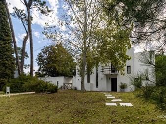 https://web5.gallito.com.uy/casa-de-3-dormitorios-en-pinares-con-parrillero-inmuebles-25036877