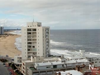 https://web5.gallito.com.uy/en-peninsula-con-toda-la-vista-al-oceano-de-la-brava-y-part-inmuebles-25037843