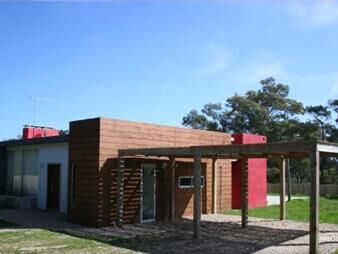 https://web5.gallito.com.uy/casa-en-la-barra-de-3-dormitorios-en-venta-con-pileta-y-par-inmuebles-25038404