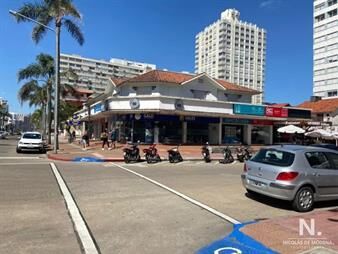 https://web5.gallito.com.uy/casa-apartamento-en-la-mejor-esquina-de-la-penã­nsula-inmuebles-25042740