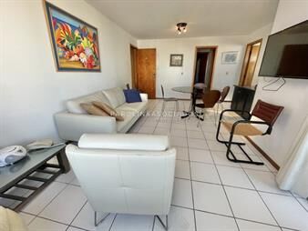 https://web5.gallito.com.uy/apartamento-de-2-dormitorios-muy-buena-ubicacion-inmuebles-20284937