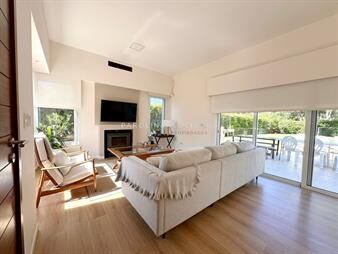https://web5.gallito.com.uy/casa-en-venta-de-4-dormitorios-en-jardines-de-cordoba-punt-inmuebles-24760719