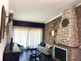 https://www.gallito.com.uy/venta-de-casa-en-pinares-a-reciclar-4-dormitorios-1-baño-inmuebles-24946960
