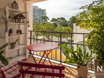https://web5.gallito.com.uy/apartamento-2-dormitorios-reciclado-aidy-grill-punta-del-es-inmuebles-25069578