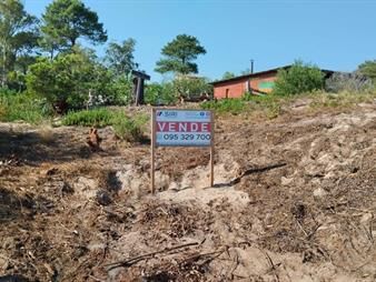https://www.gallito.com.uy/venta-de-terreno-de-562m²-en-jaureguiberry-sur-canelones-inmuebles-22695283