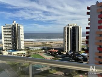 https://web5.gallito.com.uy/av-chiverta-excelente-vista-al-mar-dos-dormitorios-y-dos-inmuebles-25035971