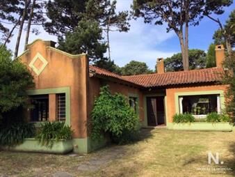 https://web5.gallito.com.uy/esplendida-vivienda-en-altos-de-montoya-inmuebles-25041660