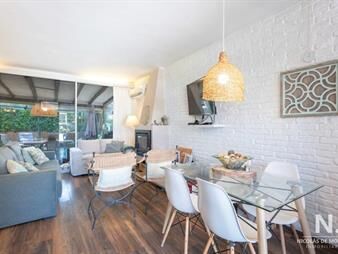 https://www.gallito.com.uy/vendo-apartamento-tipo-casa-de-2-dormitorios-reciclado-en-inmuebles-25036313