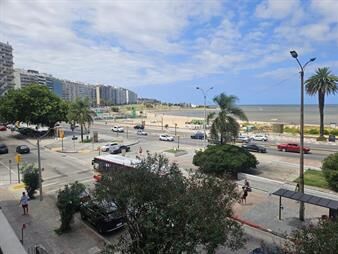 https://web5.gallito.com.uy/rambla-pocitos-reciclado-243-m2-3-dormitorios-servicio-inmuebles-25145425