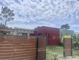 https://www.gallito.com.uy/venta-casa-ph-3-dormitorios-pileta-punta-del-este-inmuebles-24668456