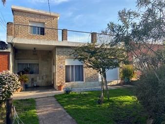 https://web5.gallito.com.uy/casa-en-venta-a-una-cuadra-de-cesar-mayo-gutierrez-inmuebles-22258096