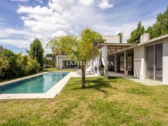 https://www.gallito.com.uy/casa-de-4-dormitorios-en-la-residence-punta-del-este-inmuebles-25198190