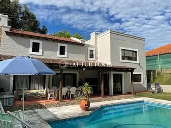 https://web5.gallito.com.uy/hermosa-casa-lista-para-entrar-marly-inmuebles-23494086