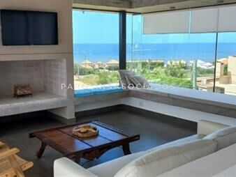 https://www.gallito.com.uy/venta-de-casa-3-dormitorios-en-el-chorro-manantiales-inmuebles-22437078