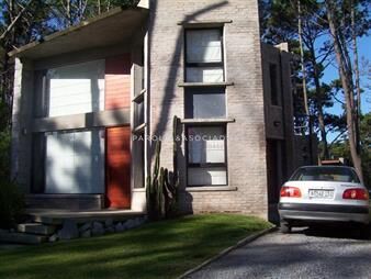 https://web5.gallito.com.uy/hermosa-casa-en-venta-en-montoya-punta-del-este-inmuebles-25272948