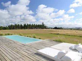 https://web5.gallito.com.uy/chacra-en-jose-ignacio-de-8-hectareas-a-la-venta-maldon-inmuebles-24994248