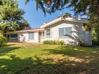 https://web5.gallito.com.uy/venta-casa-2-dormitorios-jardines-de-cã³rdoba-punta-del-est-inmuebles-24106072