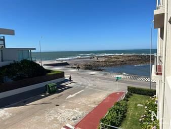 https://web5.gallito.com.uy/en-la-peninsula-departamento-de-2-dormitorios-con-vista-al-inmuebles-25343254