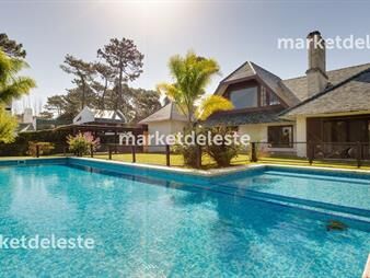 https://web5.gallito.com.uy/espectaular-en-playa-mansa-inmuebles-25366878