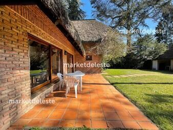 https://web5.gallito.com.uy/casa-en-barrio-cantegril-inmuebles-25368235
