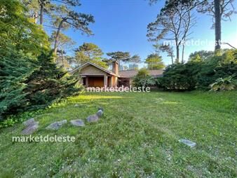 https://web5.gallito.com.uy/casa-en-playa-mansa-arq-raul-h-clerc-inmuebles-25368285