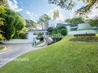 https://www.gallito.com.uy/espectacular-casa-en-lugano-inmuebles-25368348