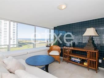 https://www.gallito.com.uy/apartamento-en-venta-3-dormitorios-y-servicio-tiburon-1-inmuebles-23972986