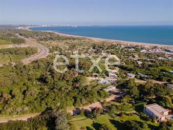 https://www.gallito.com.uy/venta-terreno-las-grutas-punta-ballena-inmuebles-23190320