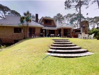 https://web5.gallito.com.uy/hermosa-casa-en-venta-de-4-dormitorios-en-lugano-punta-del-inmuebles-21724689