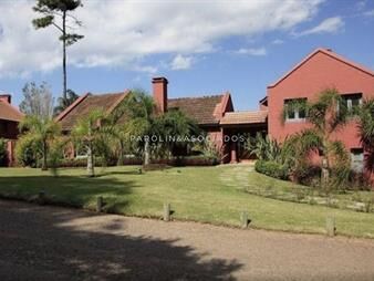 https://web5.gallito.com.uy/hermosa-casa-en-venta-de-6-dormitorios-en-la-barra-punta-d-inmuebles-25405360