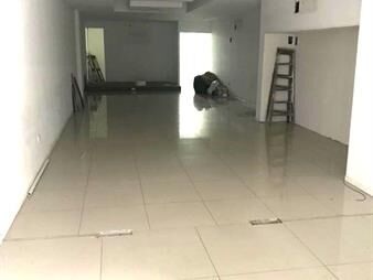 https://web5.gallito.com.uy/venta-amplio-local-comercial-por-calle-andes-centro-inmuebles-21743211