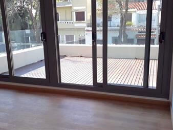 https://web5.gallito.com.uy/frente-al-golf-totalmente-amueblado-con-patio-y-terraza-inmuebles-25438290